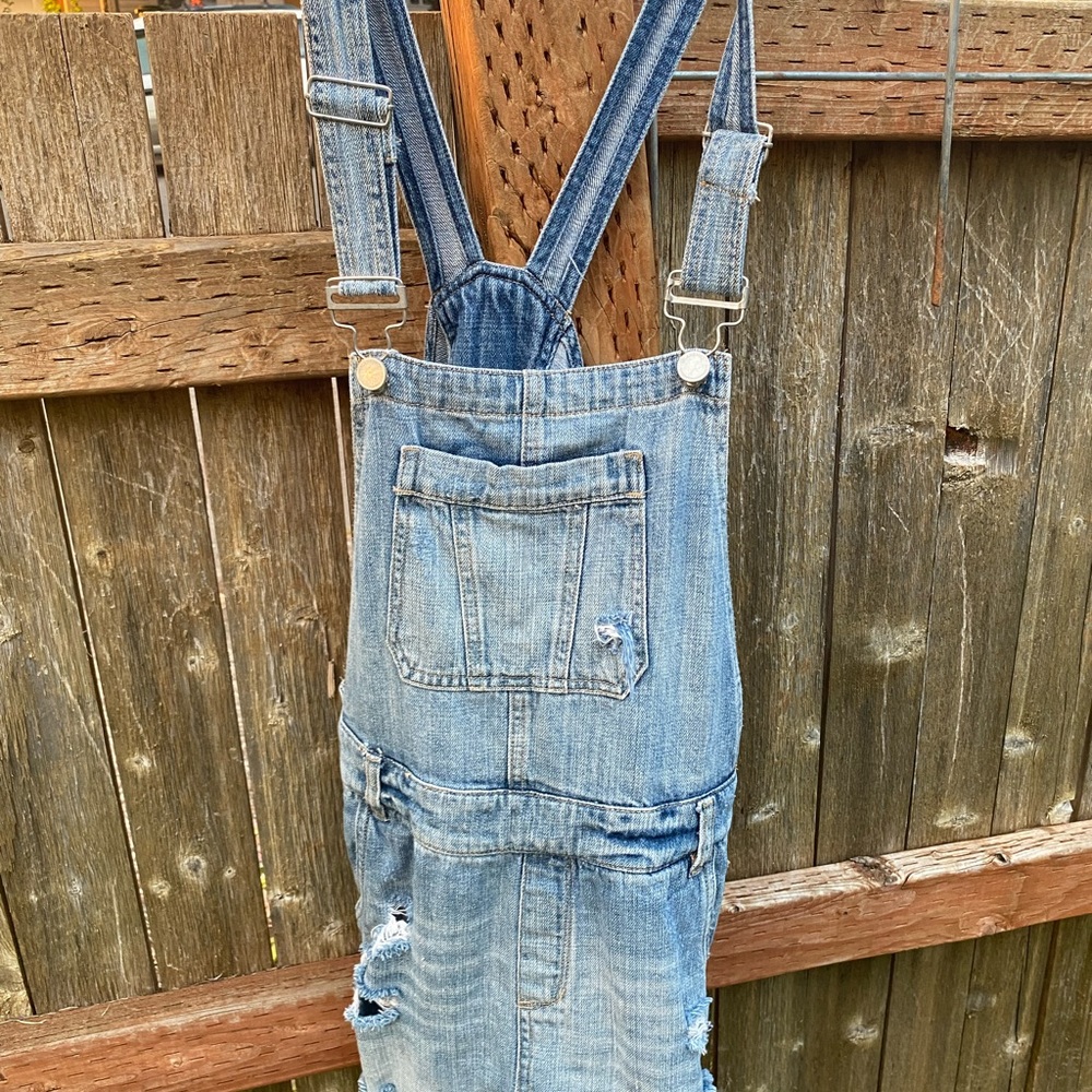 Women’s overall shorts